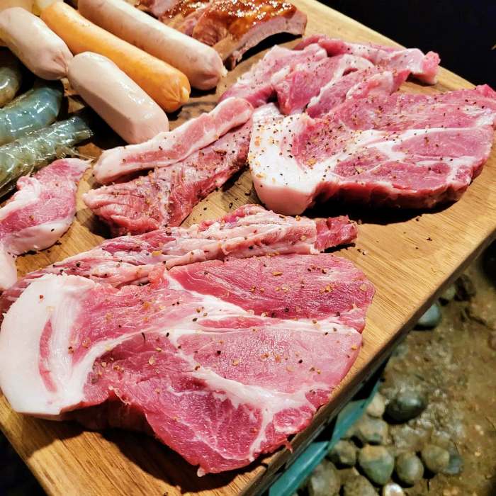 생방송투데이 하남 검단산 직접 기르고 도축 캠핑 텐트 돼지고기 모둠 바베큐 구이 맛집