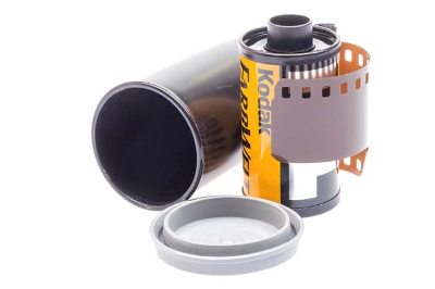 디지털 시대에도 살아남은 필름 브랜드의 비밀