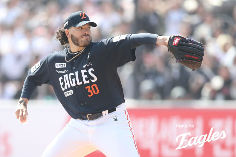 친정 울린 심우준, 한화 5년 만에 개막전 4-3 역전극 우승