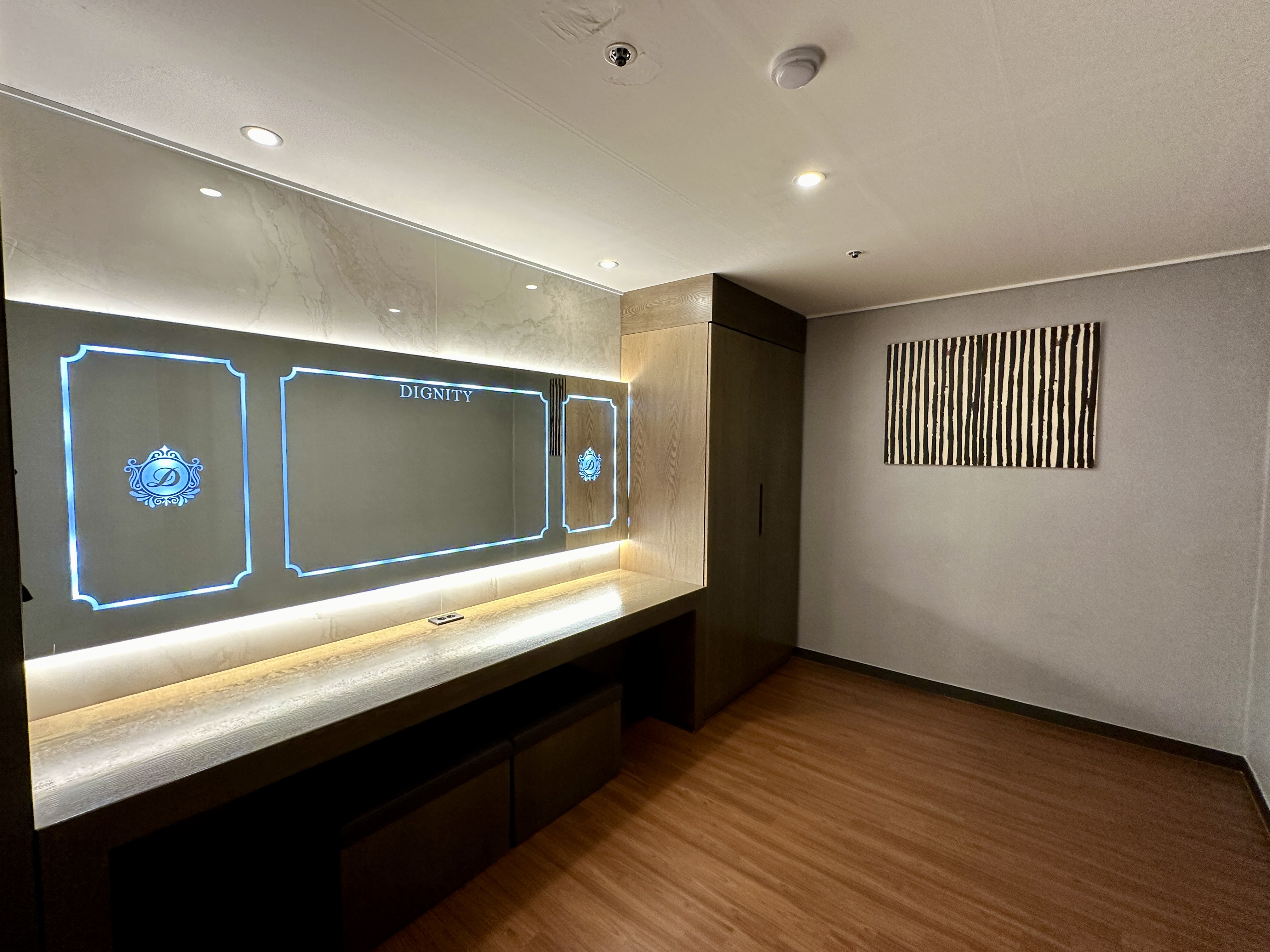 디그니티 호텔 더블스위트룸