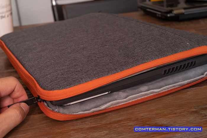 17인치 노트북 파우치 내부 여유공간