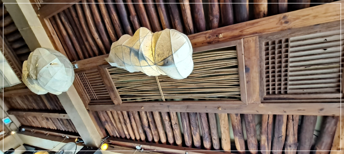 전통찻집-인산인해-2층-천장