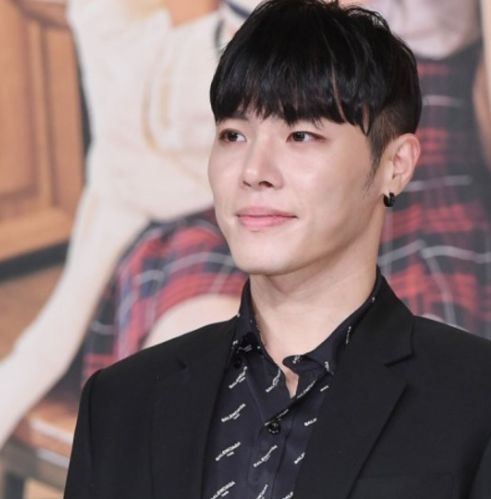 가수 휘성&amp;#44; 갑작스러운 비보&hellip; 마지막 인사는 SNS에서