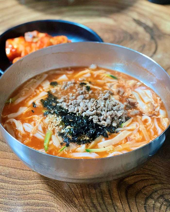 김창옥 전참시 윤두준 줄서는 칼국수집 장칼국수 강릉 맛집