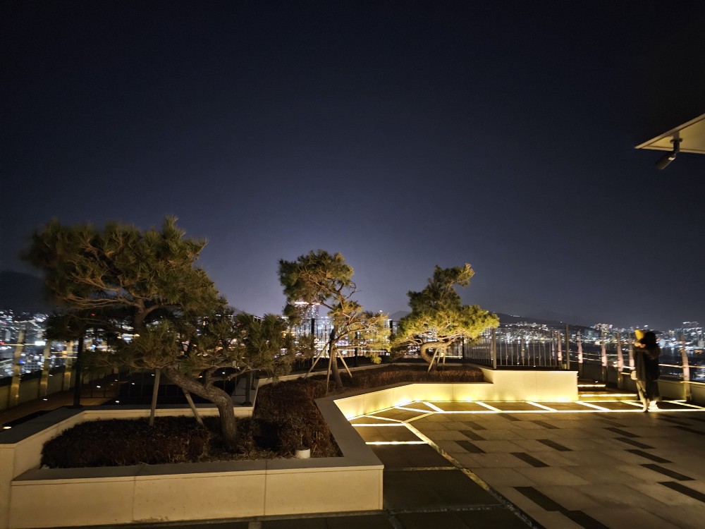 라발스호텔 루프탑1