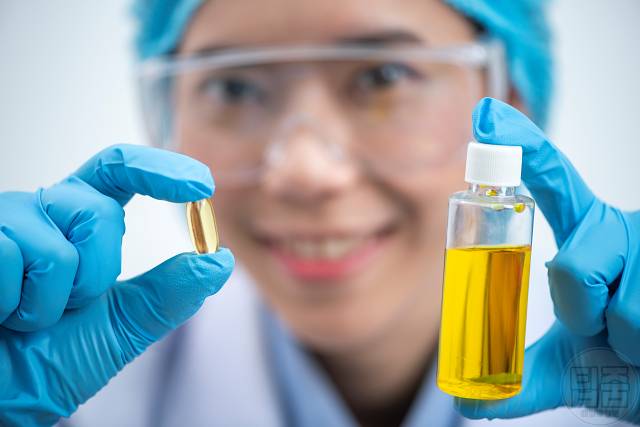 눈 따갑고 눈물 안구건조증 영양제 눈뻑뻑함 이물감 눈건조증 원인