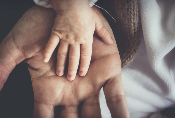 지원을 바라는 손모양이미지