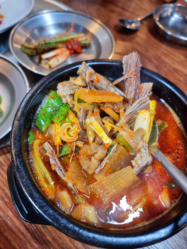 사비문 얼큰 한우국밥 특 육회