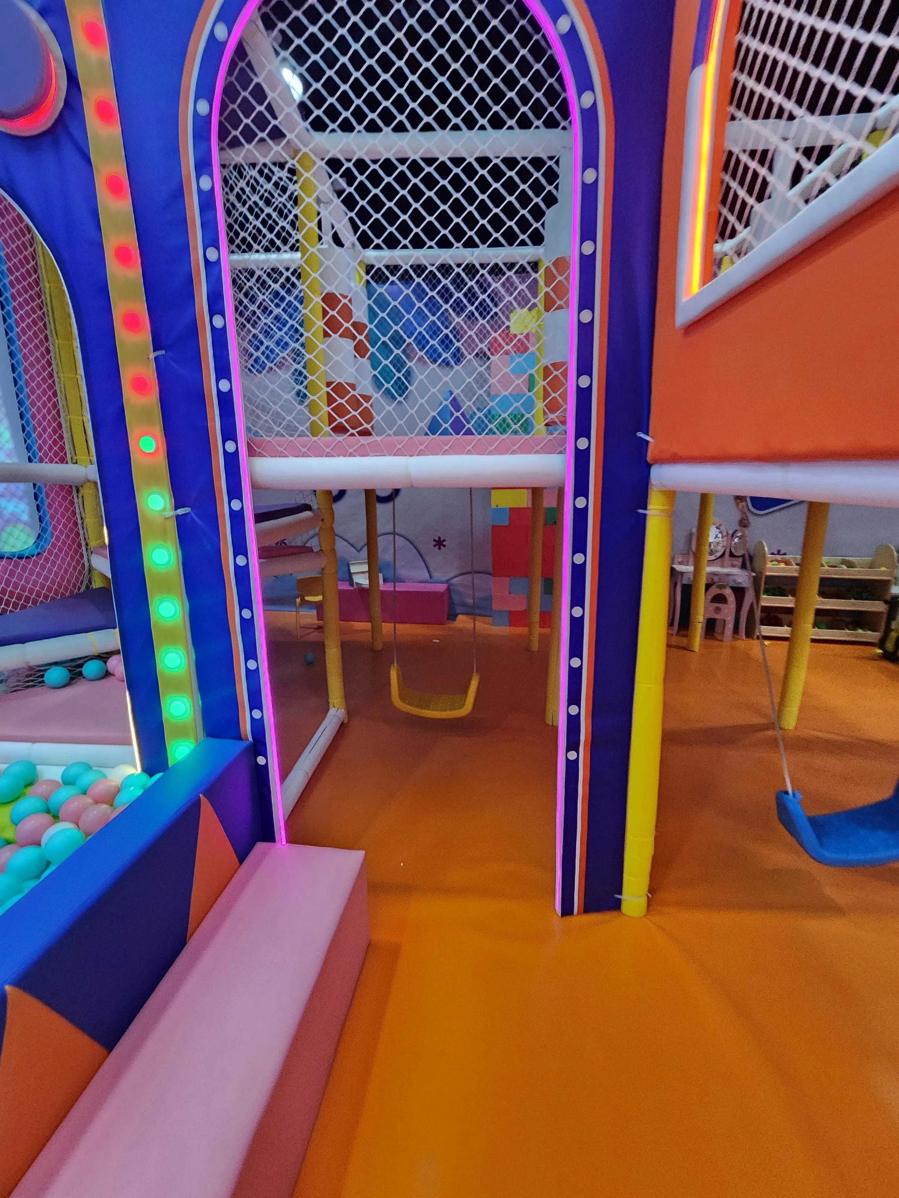 세부 키즈카페 키즈파라다이스 그네