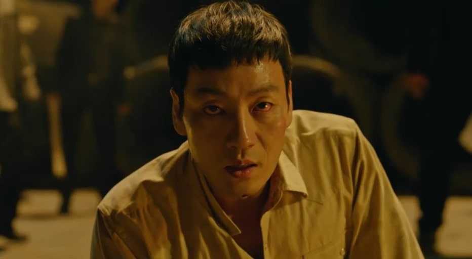 카리스마 넘치는 박해수의 모습