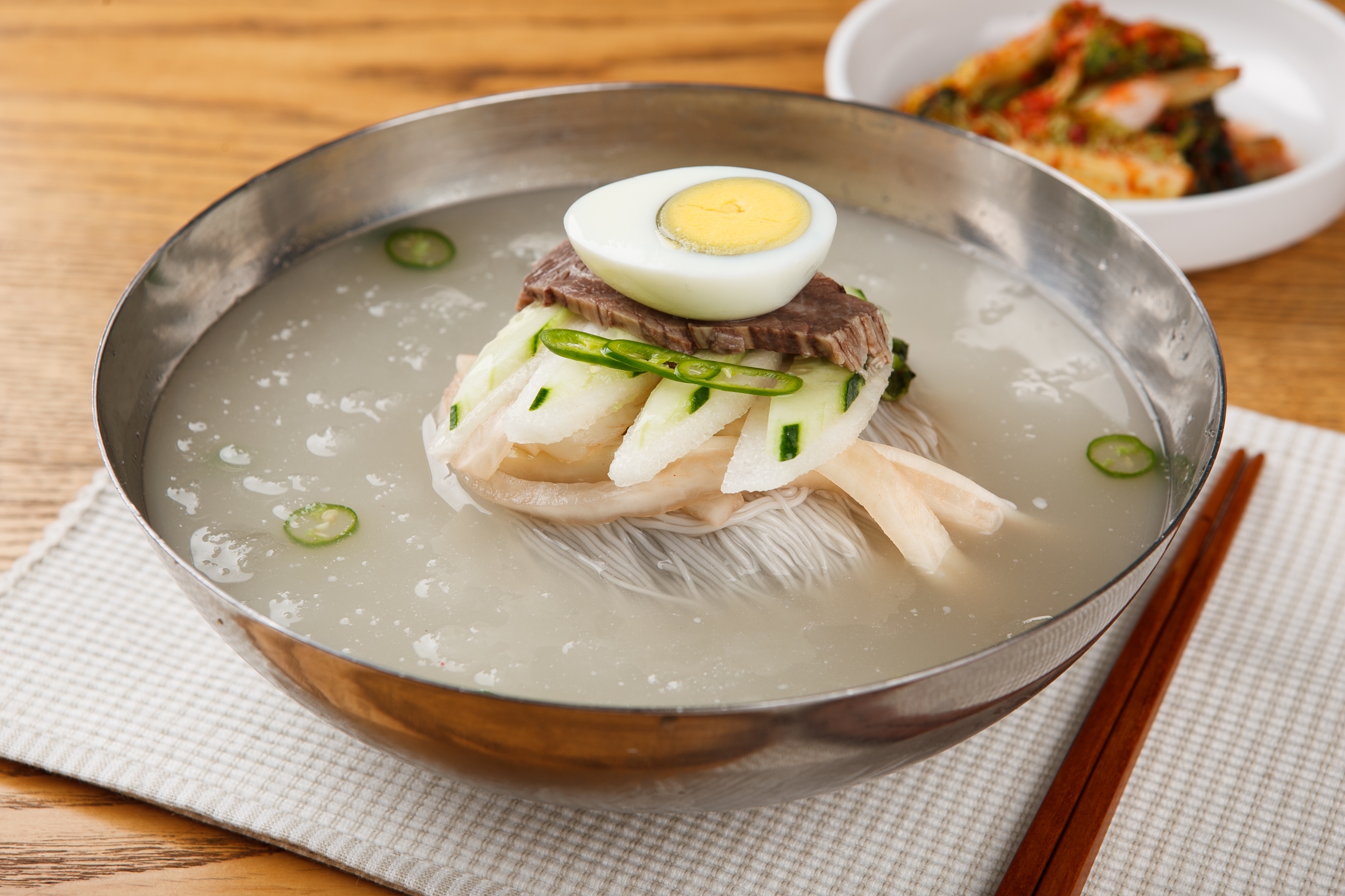 물냉면