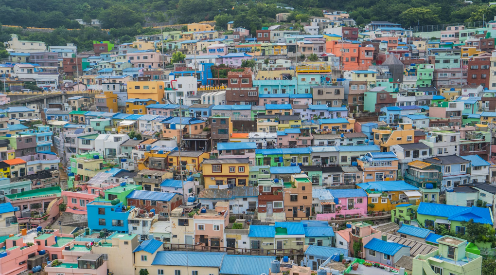 부산 : 해운대해수욕장, 감천문화마을, 범어사