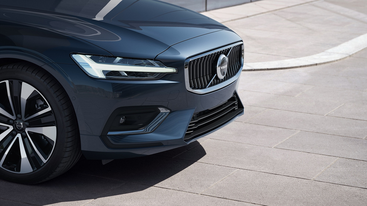 24년형 볼보S60 모델 전면 그릴 사진