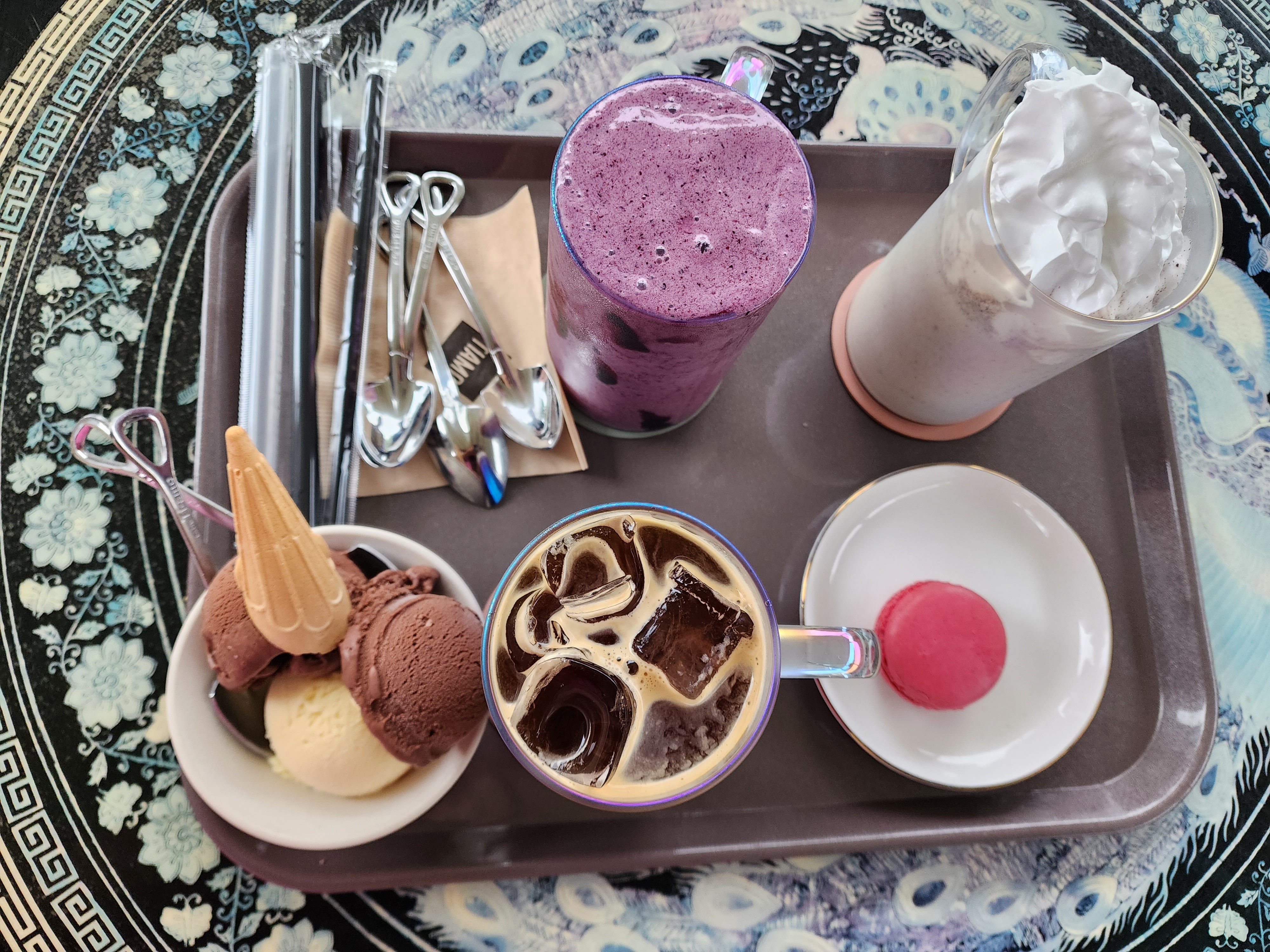 블루베리 요거트 스무디, 젤라또 쉐이크(쿠키앤 크림), 아메리카노, 딸기 마카롱, 젤라또 아이스크림