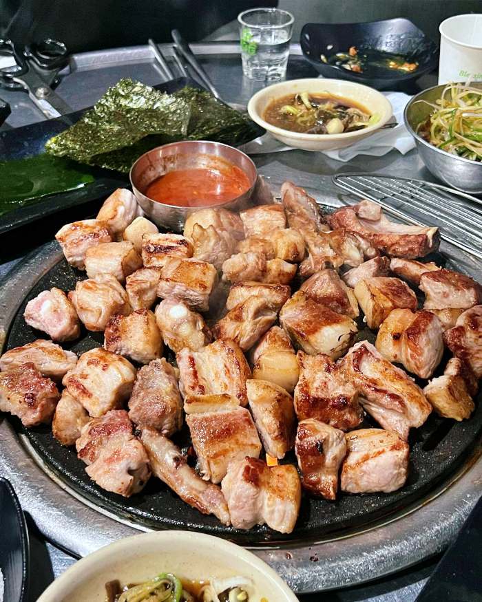 토요일은밥이좋아 토밥좋아 천안 삼겹살 김치찌개 맛집