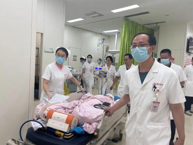 54m 고층에서 떨어진 4살 남자아이, “살 가능성 1%”…