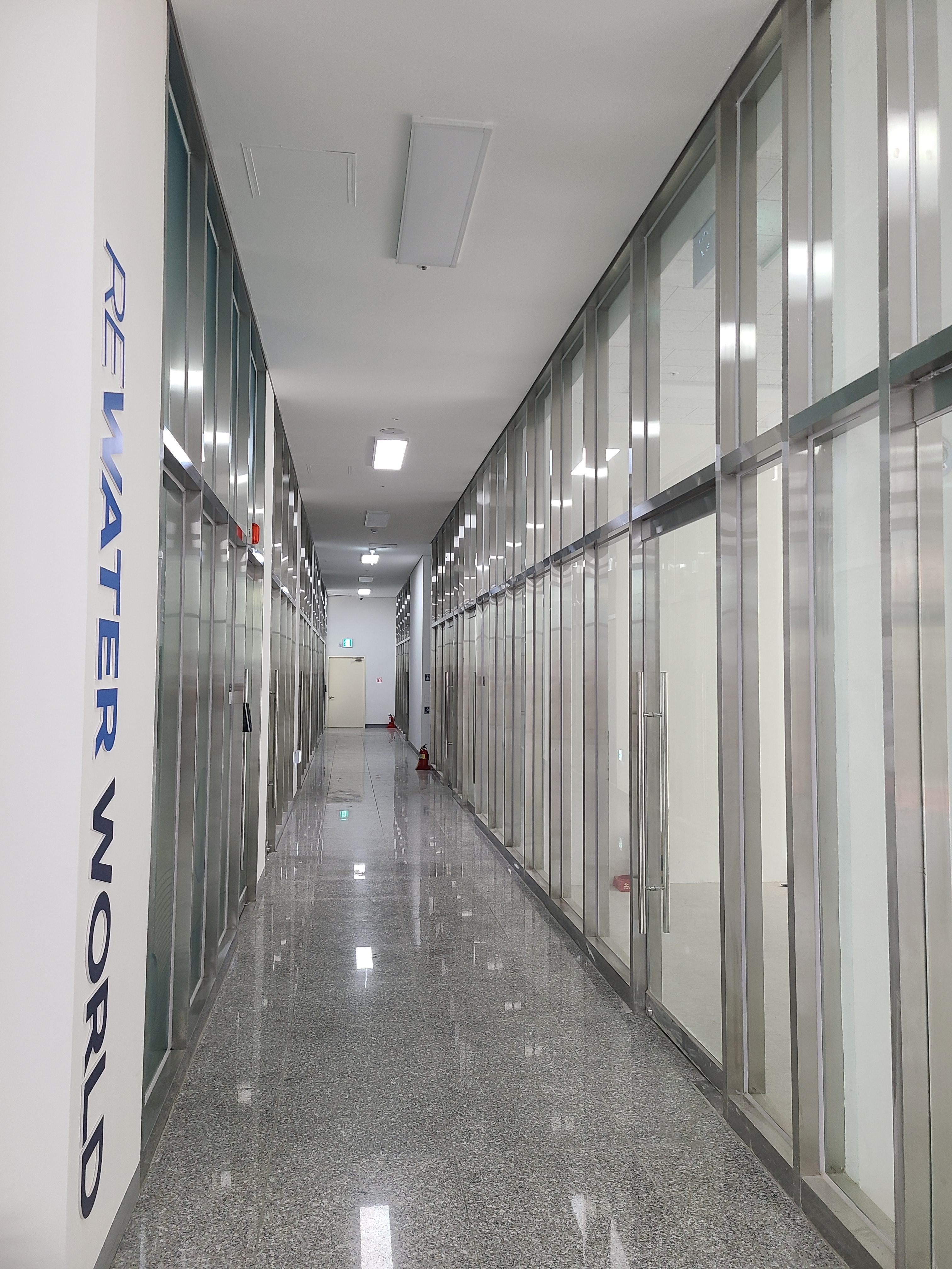 KLK 유윈시티 1층 내부1