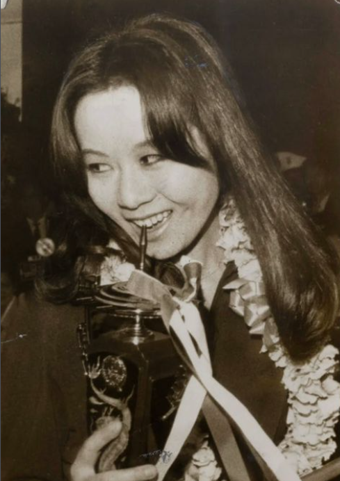 윤여정-어린시절