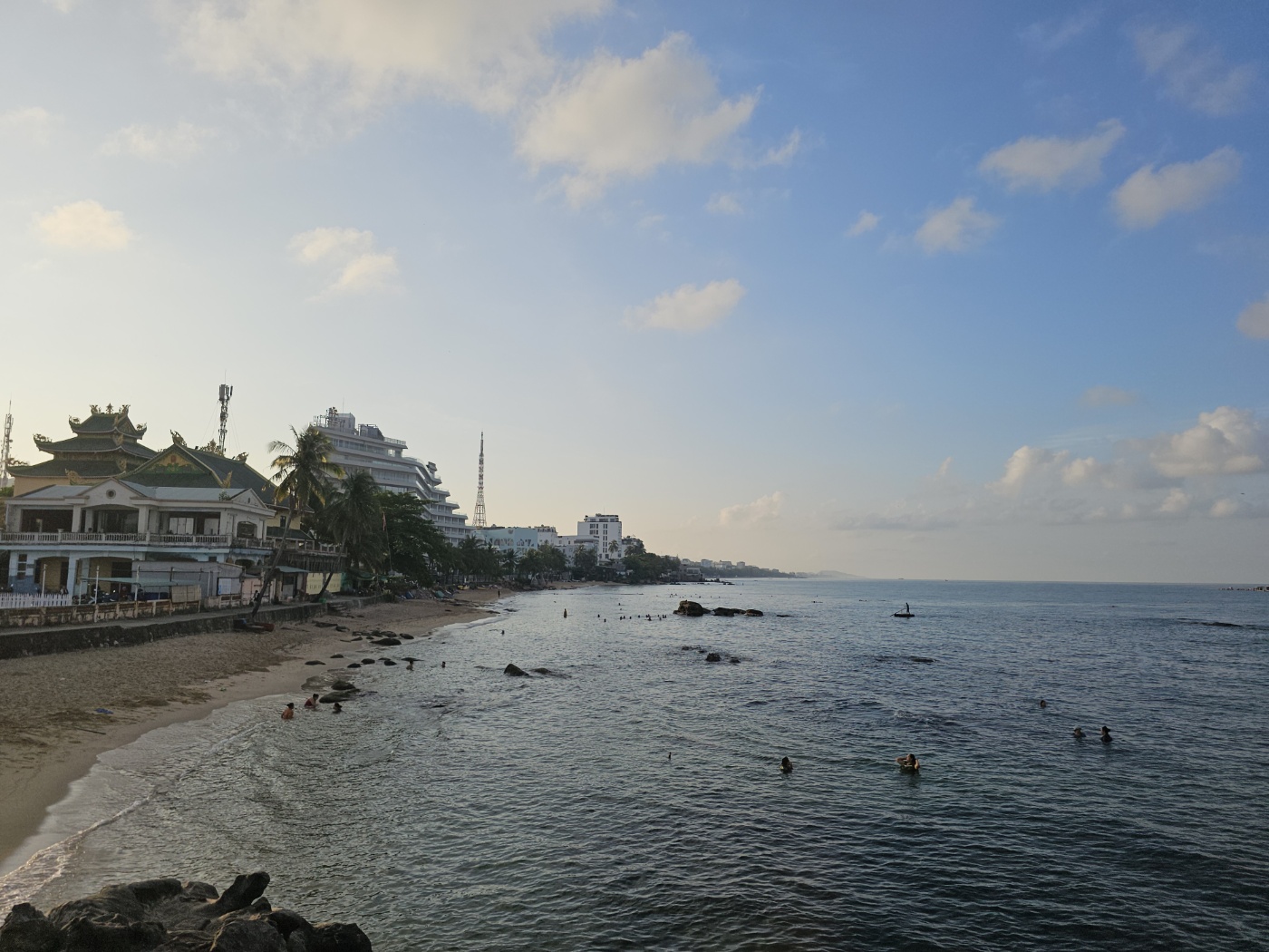 [25.3월] 푸꾸옥 #4&amp;#124;씨쉘 호텔 근처 아침 산책-딘까우 사원(Dinh Cau Temple)