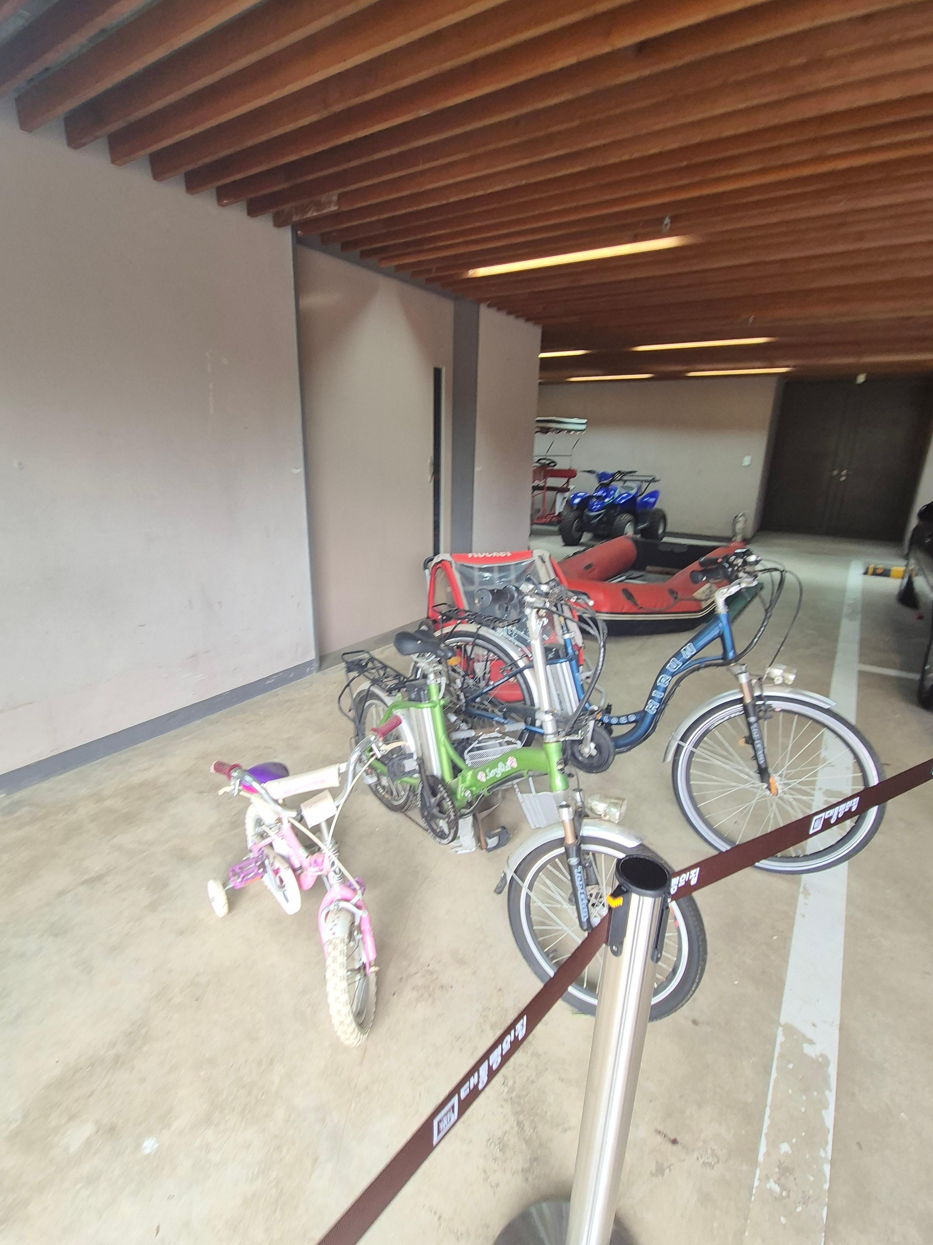 노무현 대통령이 손녀와 타던 자전거들