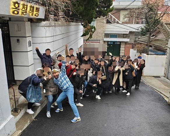 용산 후암동 '홍철책방' (노홍철 카페)