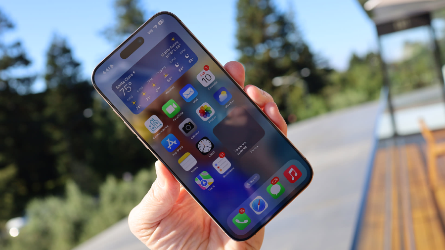 아이폰 16 vs 갤럭시 S24, 어떤 스마트폰을 사야 할까?