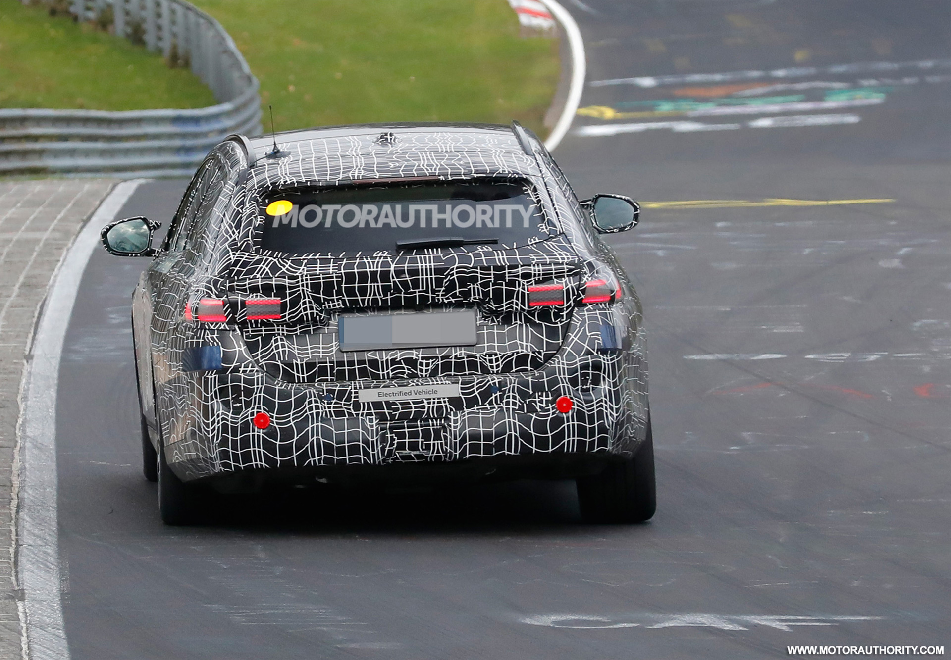 BMW 전기 왜건 'i5 투어링'