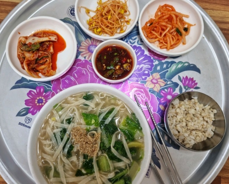 문경-보리밥-칼국수-향춘손칼국수