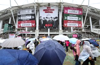 BTS 팔찌 도난 용의자 남성 추적