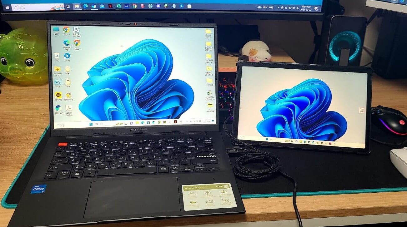 SPACEDESK (20)