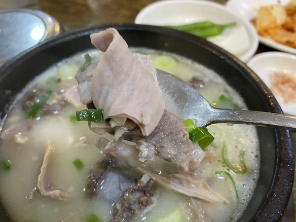 무봉리토종순대국 푸짐한 건더기 이미지