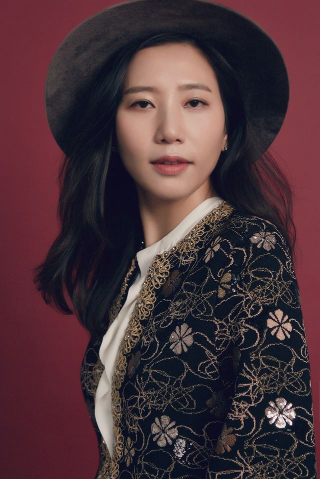 임현정과 그녀의 4집 앨범 자켓