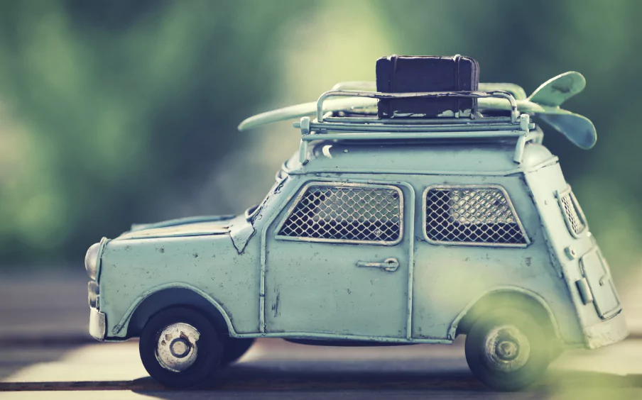 하늘색 차량 사진