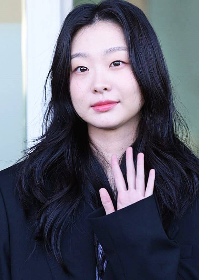 배우-김다미