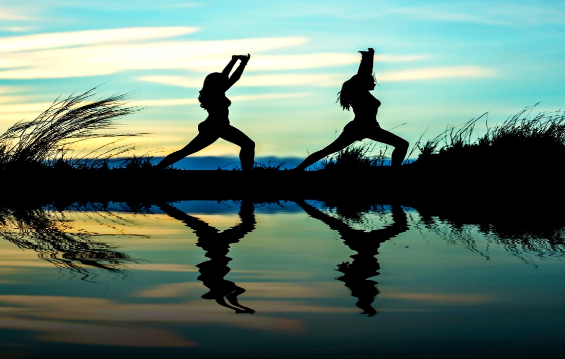 생리통 완화 자세 사진