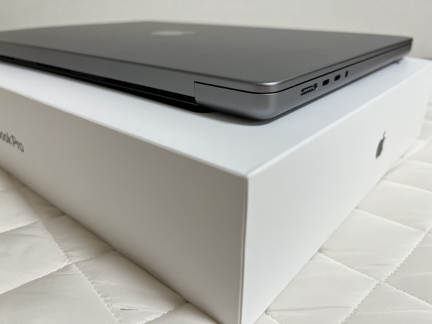 m1 pro 충전 포트