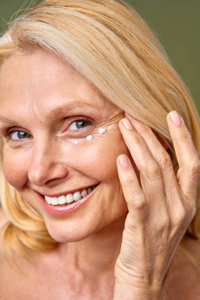 눈가주름 회복 꿀템! 아이크림성분&amp;홈케어방법 전격 분석