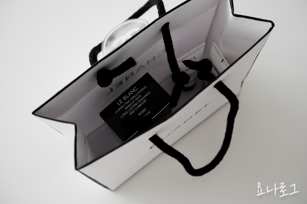 샤넬 샤넬화장품 샤넬메베 샤넬르블랑라베이스 샤넬베이스 샤넬메이크업베이스 메이크업베이스 메이크업베이스추천 봉숭아메베 화장품리뷰 샤넬화장품리뷰 샤넬르블랑베이스 메베추천 쿨톤메베