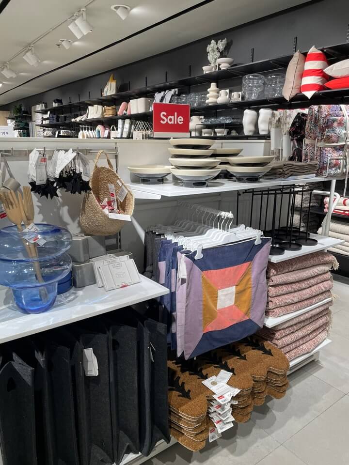 아얄라몰-에이치엔엠-홈-세일-품목