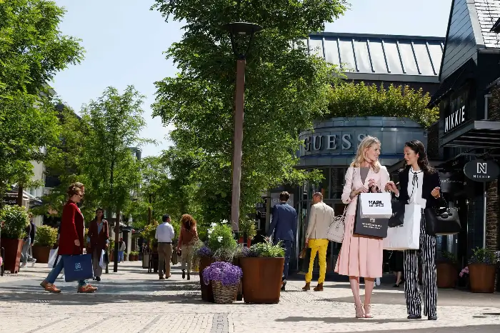 암스테르담 아웃렛 - 바타비아 스타드 아웃렛 Batavia Stad Fashion Outlet