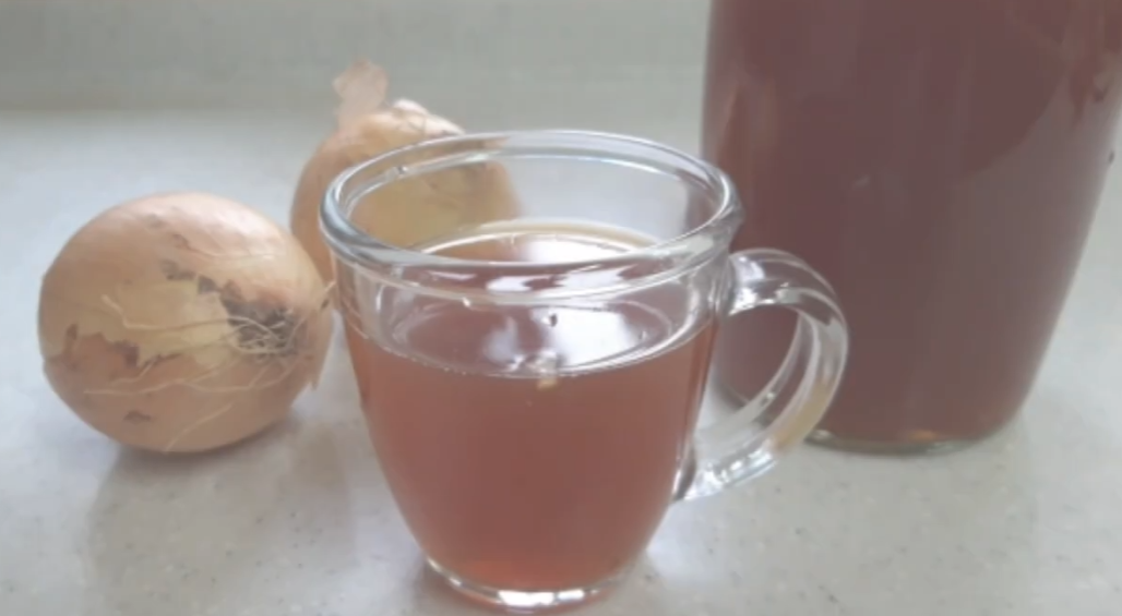 양파 껍데기를 끓인 차