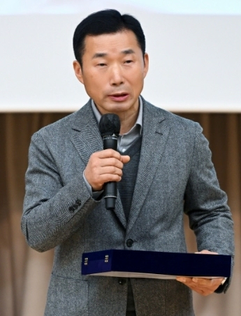 강철원 사육사 프로필 나이 고향 학력 경력