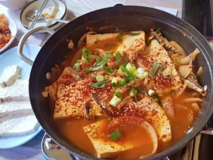 식객 허영만 백반기행 김선영 매일 직접 만든 두부로 만든 손두부조림 두부전골 연천 한탄강 오토캠핑장 근처 맛집 소개