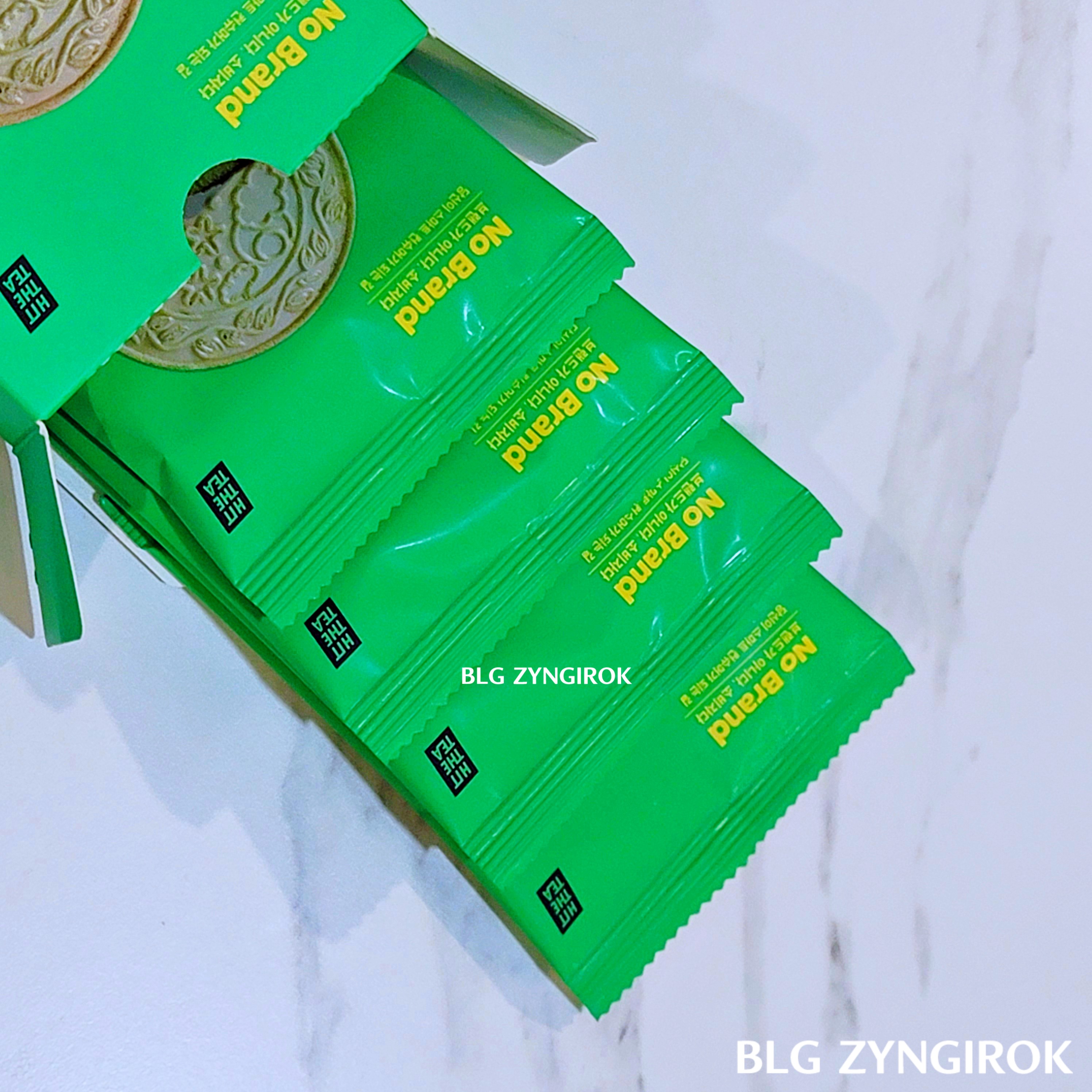 노브랜드 말차 샌드 웨이퍼 상품들이 상자에서 나와있는 모습이다.