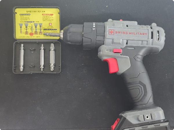 나사 추출 기 전동 드릴 체결 사진