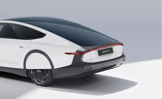 태양광으로 달리는 전기차 - 라이트이어 0