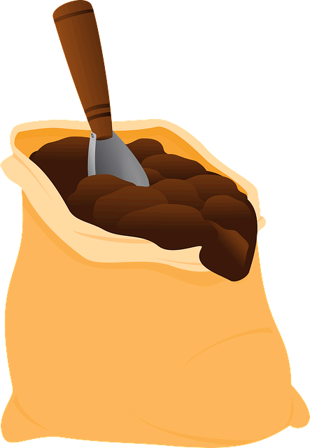 황색 천자루에 고동색 흙이 한가득 들어있다. 작은 삽으로 흙을 퍼내는 그림이다.