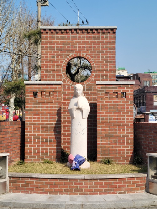 대림3동성당 성모동산 성모상 사진