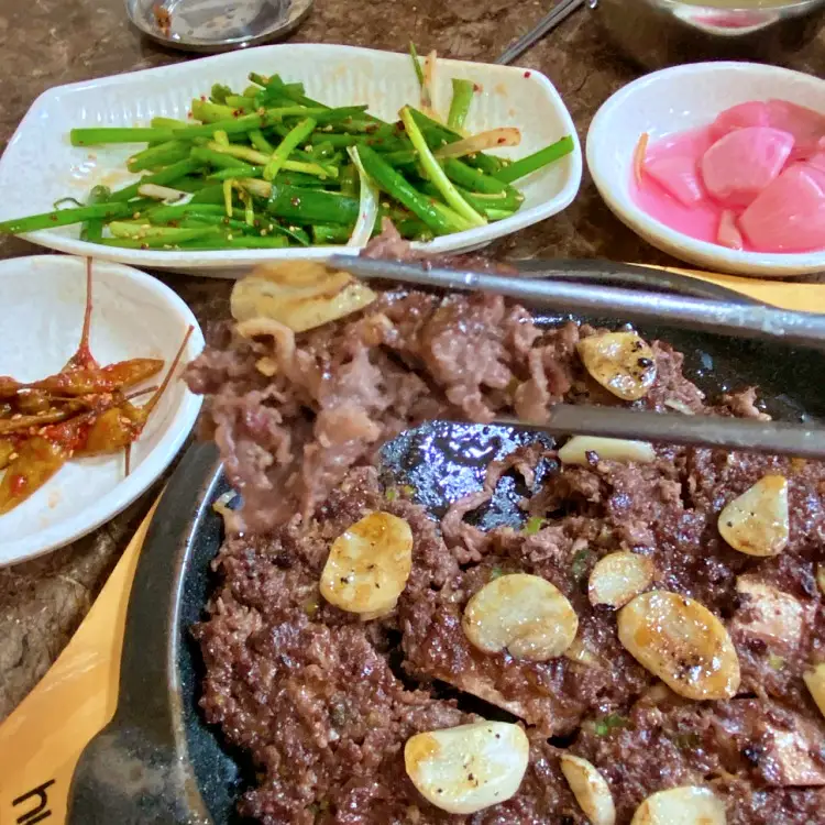 토요일은 밥이좋아 역대급 국물맛 곰탕, 한우 떡갈비, 가마솥밥 맛있는 식당 군산 맛집 추천 토밥즈 방송정보