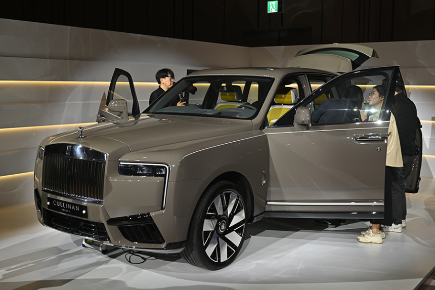 롤스로이스 컬리넌 - 럭셔리 SUV의 정점